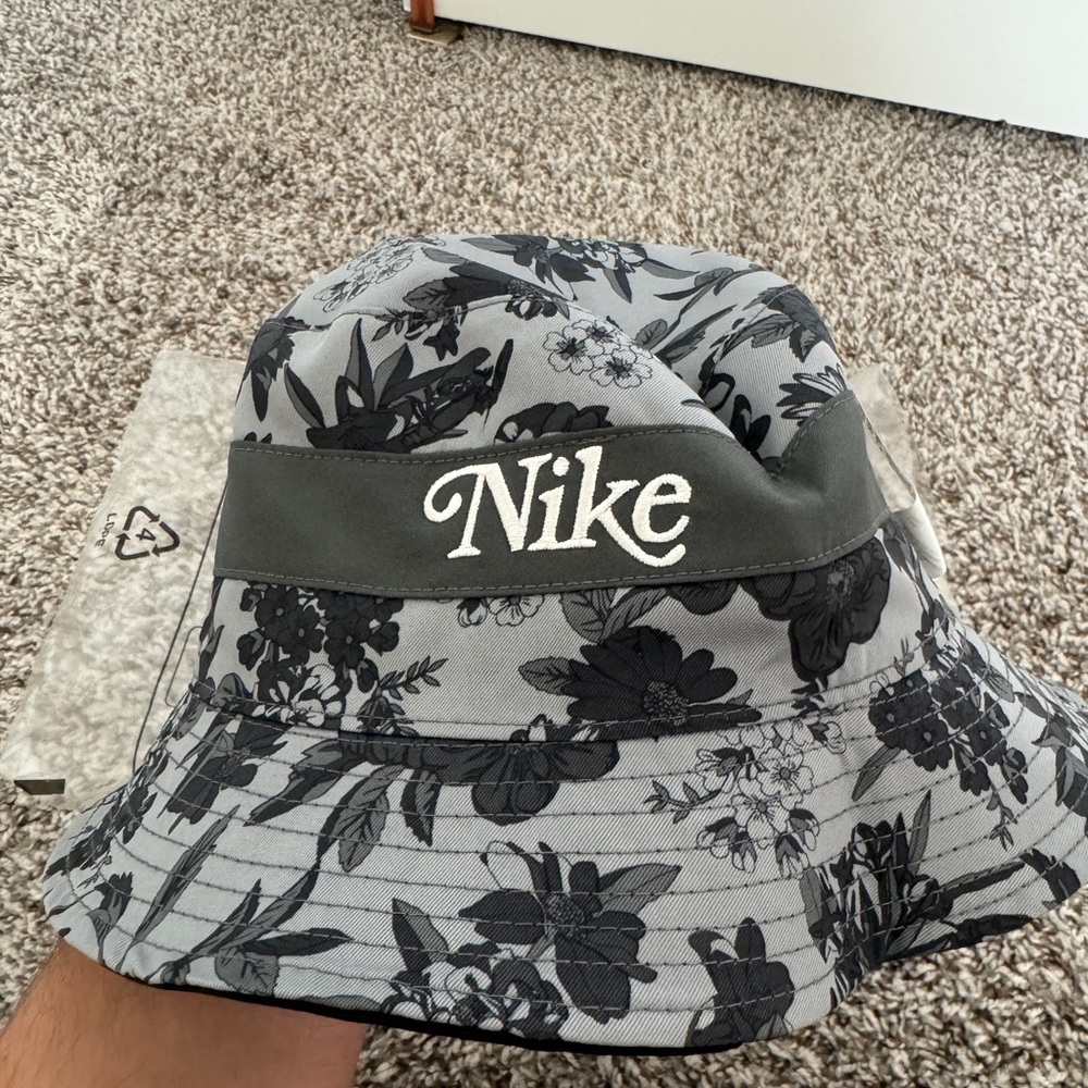 Nike Reversible Bucket Hat